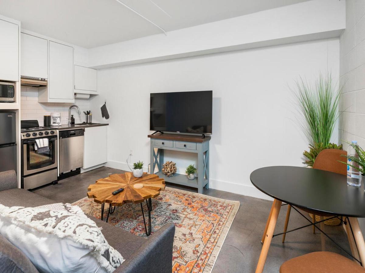 Appartement Comfortable Studio With Queen Bed, City Walkable! à Atlanta Extérieur photo
